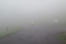 Abfahren in Beatenberg bei dichtem Nebel.
